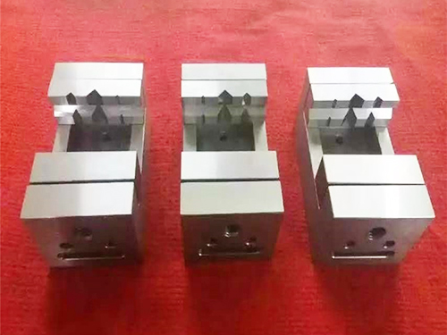 非标检具